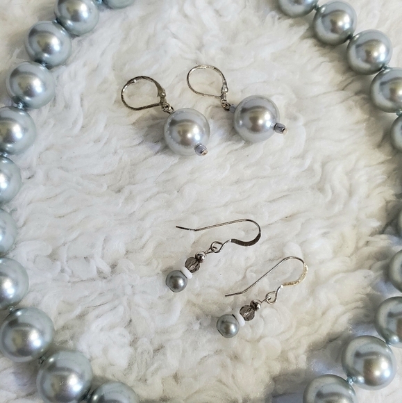 Pearl Necklace & 2 Piece Earrings Set - Picture 6 of 9
